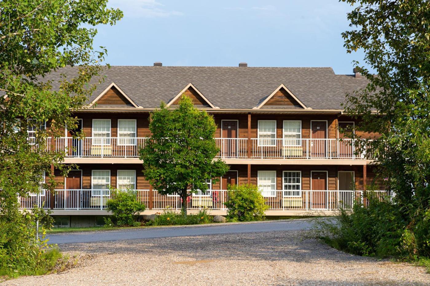 Auberge Royal Papineau Notre-Dame-de-la-Salette Εξωτερικό φωτογραφία